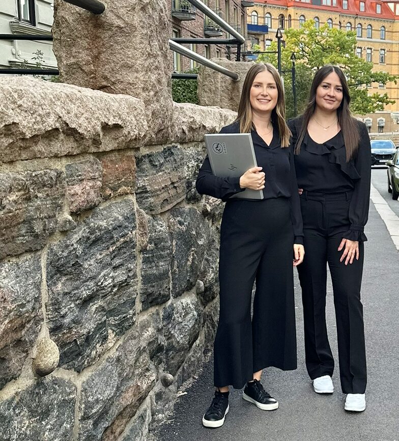 Redovisningskonsulter från Stockholm och Göteborg ler mot kameran.